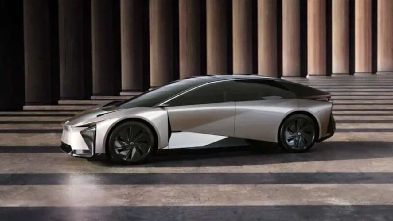 Lexus elektrikli amiral gemisi projesini iptal ett