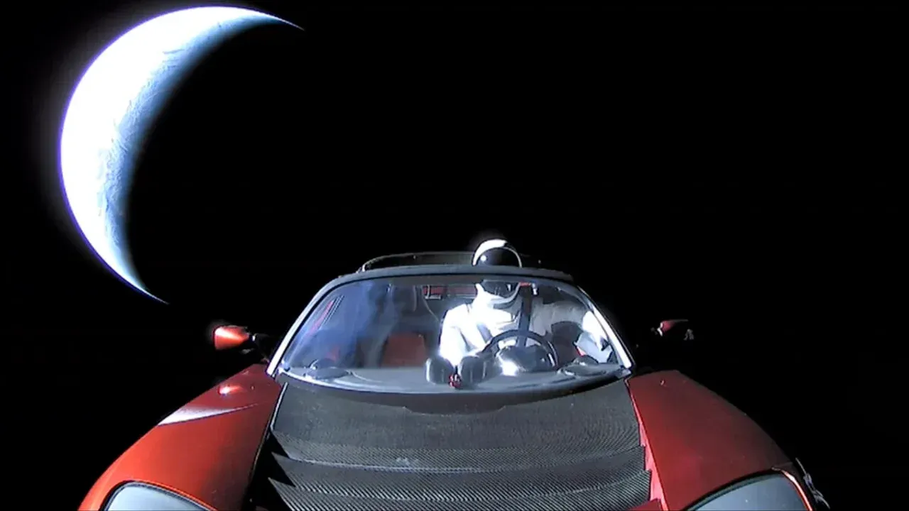 Tesla Roadster’ın uçan modeli ağustosa ertelendi