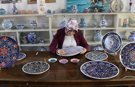 Üniversite eğitimi için geldiği Kütahya'da çini ustası oldu