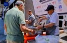 Kütahya’da esnaftan, vatandaşlara aşure ikramı