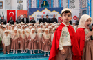 Kütahya’da miniklerden duygulandıran tören