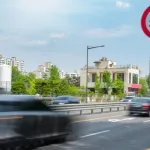 Otomobiller hız sınırını aşmayı otomatik olarak engelleyecek