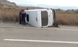 Çorum'da işçi servisi traktörle çarpıştı: 16 yaralı