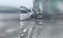 Kırşehir'de 7 aracın karıştığı zincirleme trafik kazasında 5 kişi yaralandı