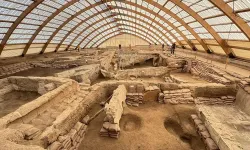 Çatalhöyük'te ziyaretçiler, 9 bin yıl öncesini keşfediyor