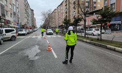 Kütahya’da polis ekiplerinden emniyet kemeri denetimi yapıldı