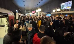 İzmir otobüs şoförlerinin eylemiyle ulaşım aksadı