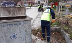 Kütahya’da Fatih Mahallesi’nde köşe bucak temizleniyor