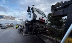 İzmir'de tankerle otomobil çarpıştı: 1 yaralı