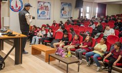 Kütahya Altıntaş’ta öğrencilere fotoğrafçılık eğitimi