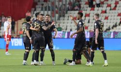 Trabzonspor sezonu galibiyetle noktaladı: Antalyaspor'u 2-0 mağlup etti