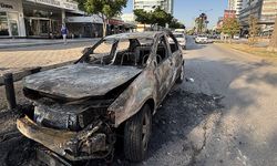İzmir’de seyir halindeki otomobil alev aldı