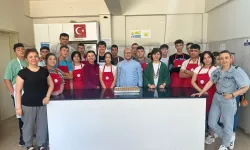 Kütahya’da özel öğrenciler baklava yaptı, ağızları tatlandırdı