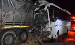 Manisa'da işçi servisi kazası: 20 Yaralı