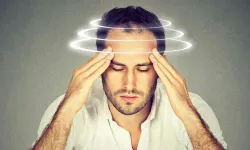 Denge kaybı ve baş dönmesi vertigo belirtisi olabilir