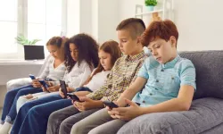 Erken yaşta telefon kullanımı zihinsel sağlığı olumsuz etkiliyor