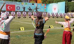 Kütahya’da minikler ve yıldızlar Türkiye Geleneksel Türk Okçuluk şampiyonası düzenlendi