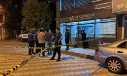 Manisa'da emlak ofisinde silahlı kavga
