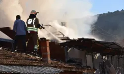 Demirci’de yangın! Müstakil ev kullanılamaz hale geldi