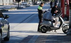 Kütahya’da polis, motosiklet sürücülerini denetlendi