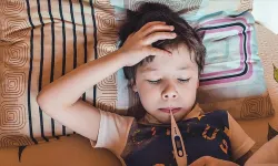 Ateşli çocuklarda yanlış giysi ve uygulamalar risk artırıyor
