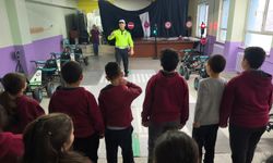 Kütahya’da ilkokul öğrencilerine trafik eğitimleri sürüyor