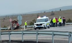 Kütahya’da traktör ile otomobil çarpıştı, 2 yaralı
