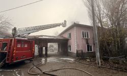 Kütahya Domaniç’te iki katlı ev kül oldu