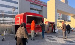 Kütahya Şehir Hastanesi önünde sabah çorbası ikramı