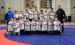 Kütahya Tavşanlı’da güreş takımı il şampiyonasında 17 madalya kazandı