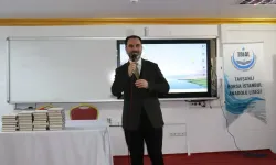 Kütahya Tavşanlı’da öğrencilere Kur’an-ı Kerim dağıtıldı