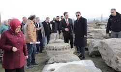 Kütahya Valisi Işın, Aizanoi’de çalışmaları inceledi