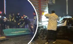 Kütahya'da otomobil tıra saplandı, 4 ölü