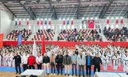 Kütahya’da tekvandocular siyah kuşak için ter döktü