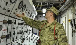 TCG Alemdar 68 metrelik zorlu görevi tamamladı