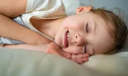 2–5 yaş arası çocuklarda uykuda diş gıcırdatma