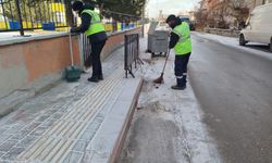 Bahçelievler Mahallesi Kadir Adlım okulu çevresinde temizlik çalışması