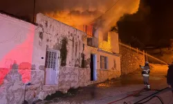 İzmir’de çıkan ev yangınında bir kişi hayatını kaybetti
