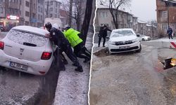 Kütahya’da çukura düşen otomobil, kurtarıcı ile çıkarıldı