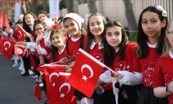 Okullar ‘Bayrak sevgisi’ temasıyla başlayacak