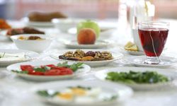 Ramazanda hızlı yemek mide sağlığını bozuyor