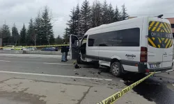 Afyonkarahisar’da minibüs motosiklete çarptı: 1 yaralı