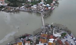 Bursa Uluabat Gölü’nün suyu Gölyazı’daki evlere dayandı