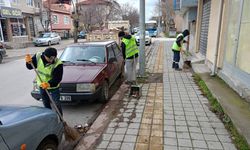 Kütahya Bahçeli Evler Mahallesi’nde temizlik çalışmaları sürüyor