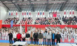 Kütahya’da genç tekvandocular, il birinciliği için yarıştı