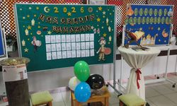 Kütahya'da öğrenciler okullarını ramazan için süsledi