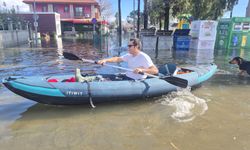 Manisa’da taşkın sonucu çiftliklerde mahsur kalan hayvanlar kurtarıldı