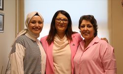 Meme kanserini yenen dernek başkanı kadınlara destek oluyor