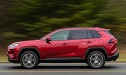 Toyota RAV4, evlere 1 haftalık enerji sağlıyor