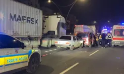 Uşak'ta zincirleme kazada 6 kişi yaralandı